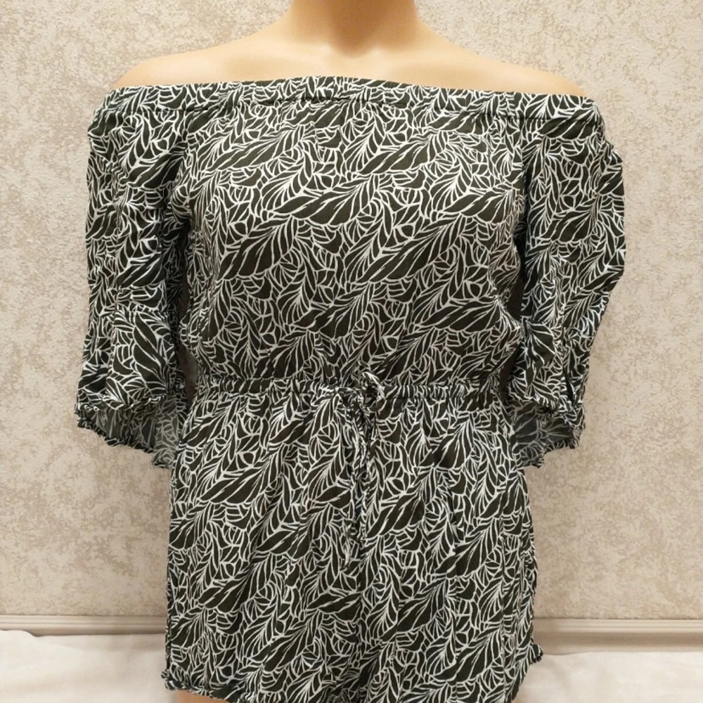Express Leaf Print Cold Shoulder Romper